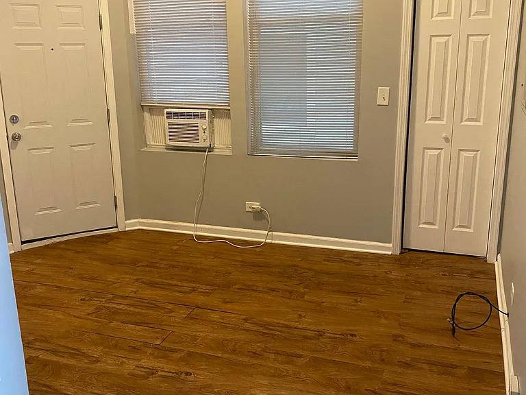 1102 W 18th St #2R — Photo 3