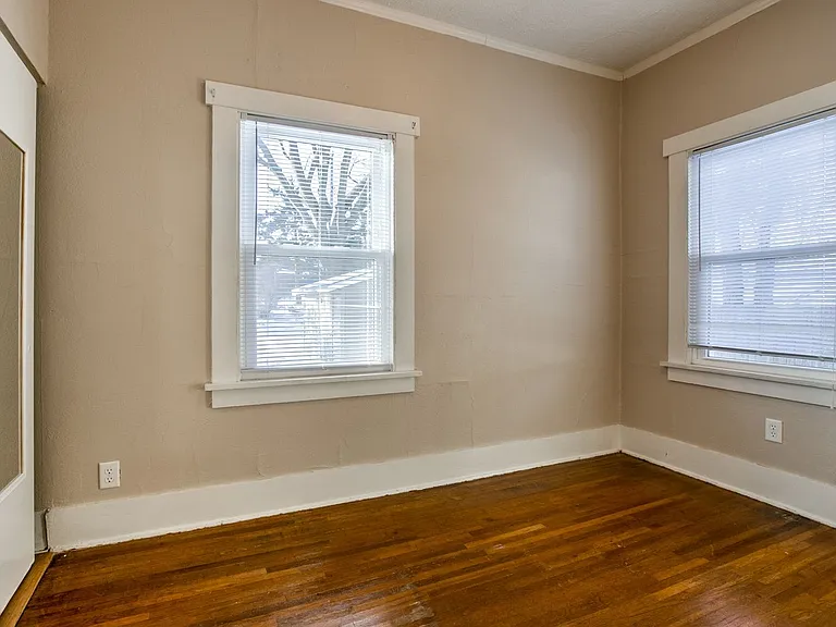4859 Calvert St — Photo 19