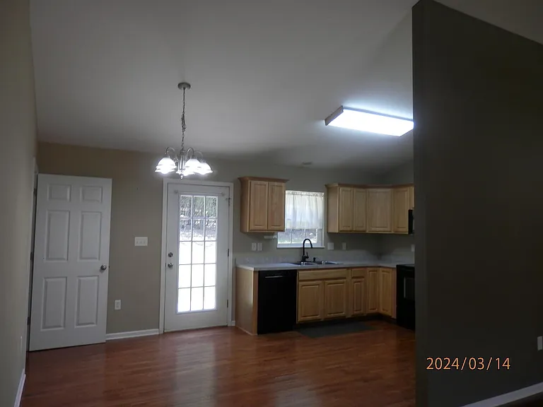 1023 Bartlett Dr — Photo 7