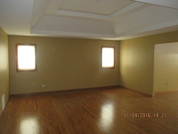 5th image of 917 Donnington Dr