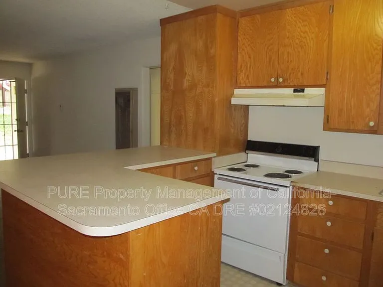 4525 Pennsylvania Ave #B — Photo 31