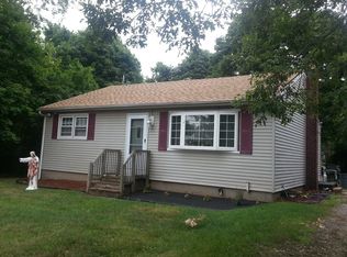 96 Beaver Dam Rd, Bellport, NY 11713