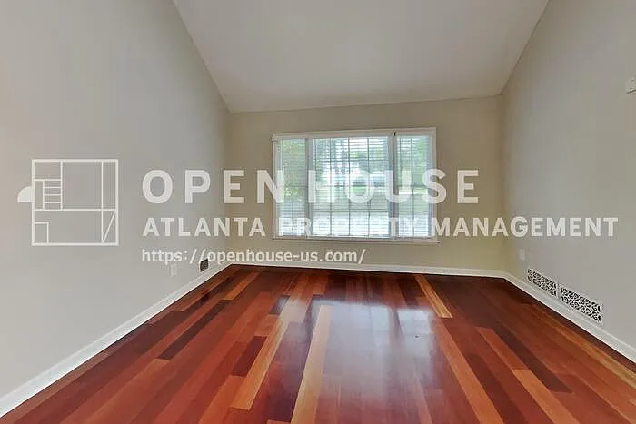 3 bed, 2.5 bath, 2737 sqft, $3,000 — Photo 4