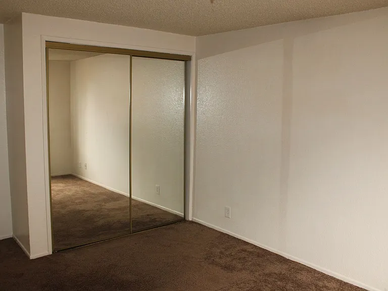 12100 Birch Ave — Photo 26