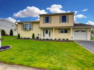 26 Arden Rd, Old Bridge, NJ 08857