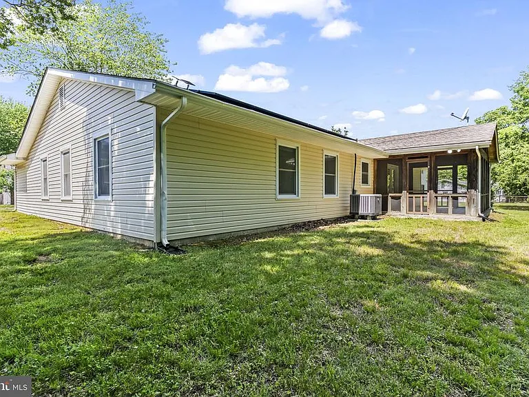 2060 Red Spruce Ct — Photo 24