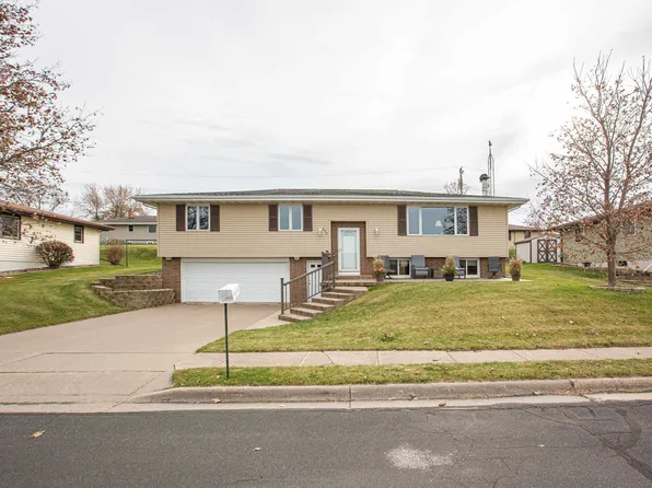 253 Maureen Ave, Dickeyville, WI 53808