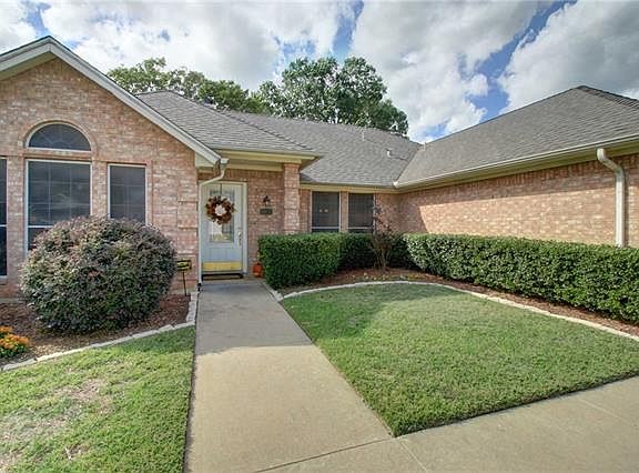 3rd image of 6405 Westgate Dr