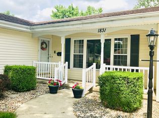 1831 Ashby Dr, Charleston, IL