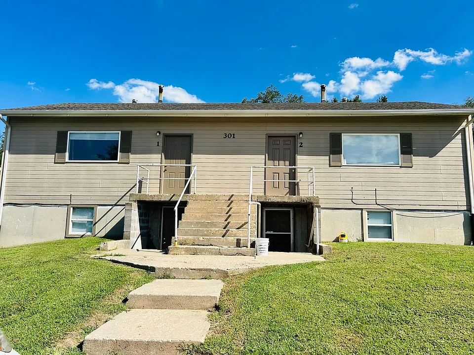 301 E Grandview Dr #1