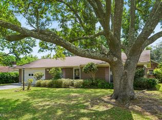 733 Canterbury Dr, Biloxi, MS 39532