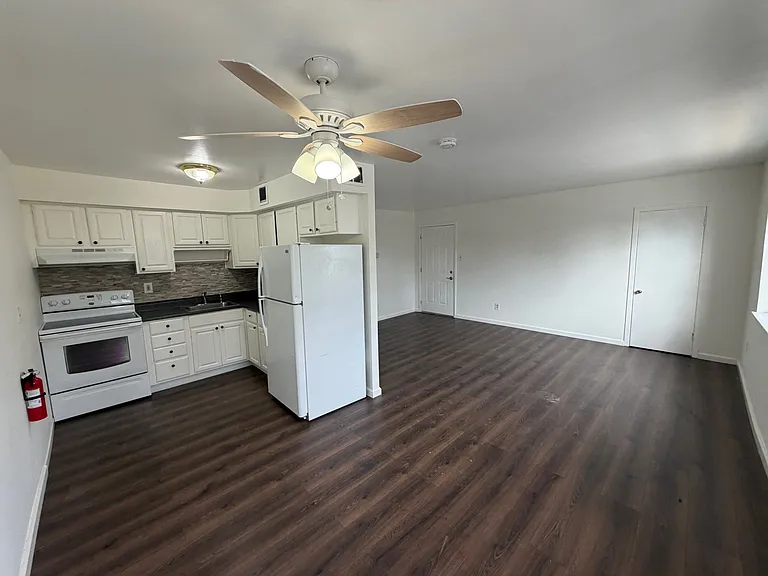 227 Whiteland Ave — Photo 7