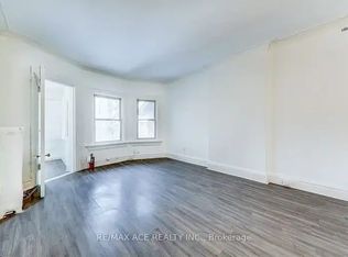 173 Spadina Rd #1A, Toronto, ON M5R 2T9