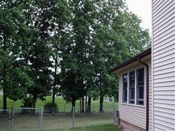 3rd image of 5074 Silver Maple Ln