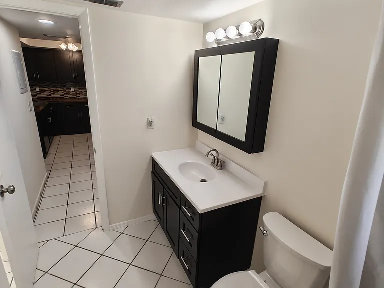 1st floor bath