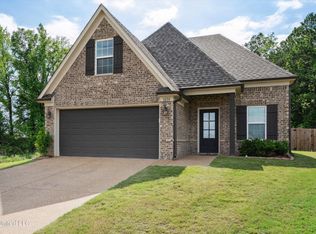 1074 McMillan Cv, Southaven, MS 38671