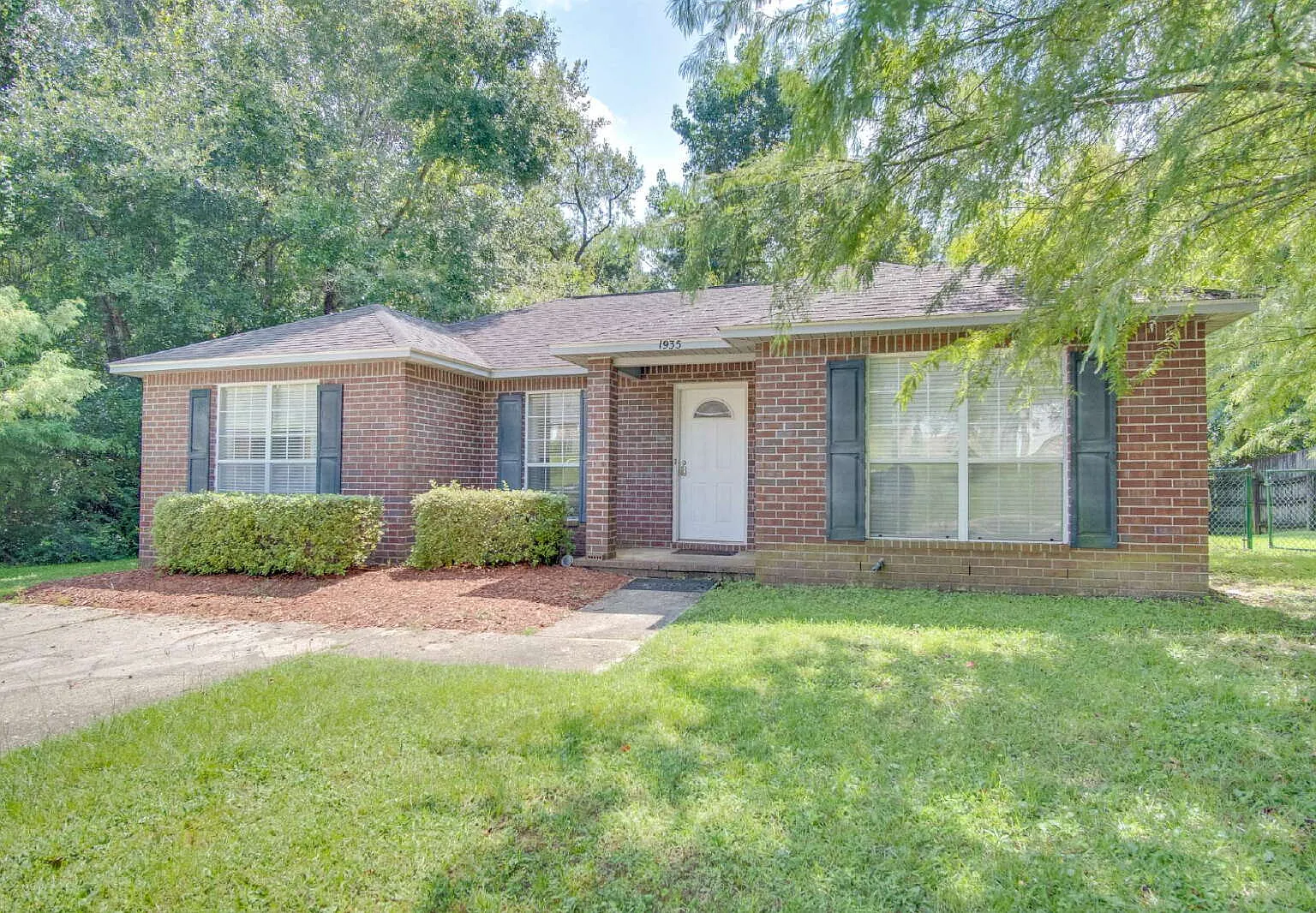 2 bed, 2.0 bath, 1122 sqft, $1,600 — Photo 3