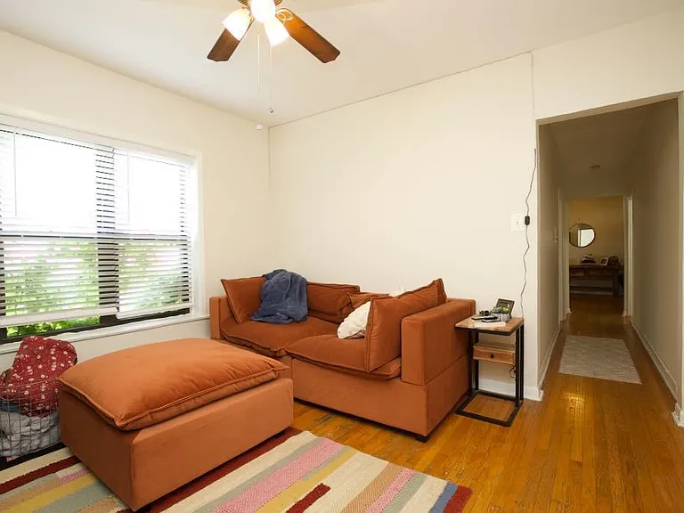 728 W Roscoe St #2 — Photo 7