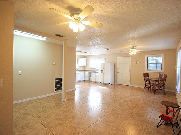 3rd image of 313 Wildwood Ave