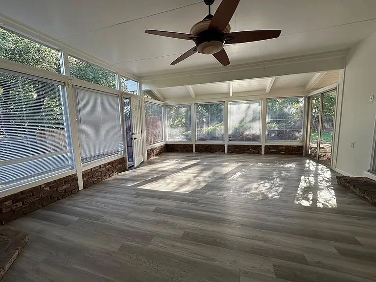 110 Colonial Dr — Photo 17