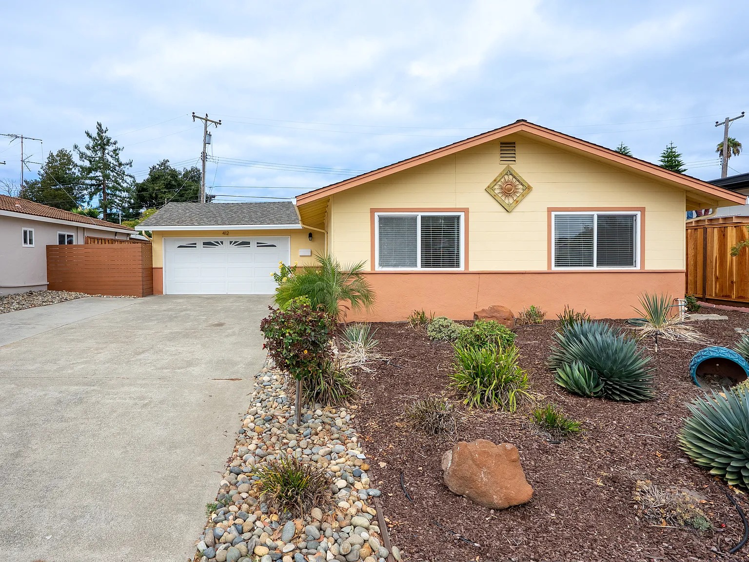 3 bed, 1056 sqft, $5,200 — Photo 3