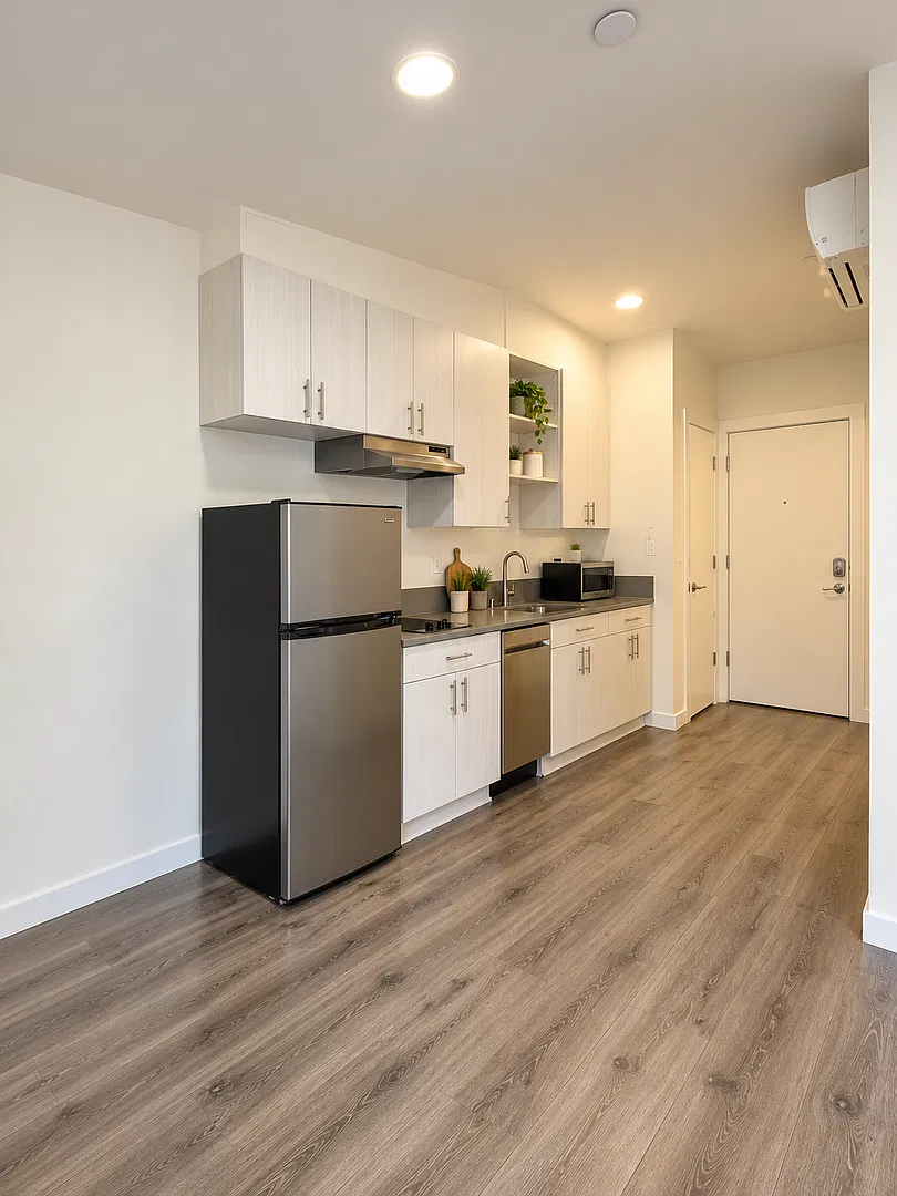 315 W Roy St Apartments — Photo 3