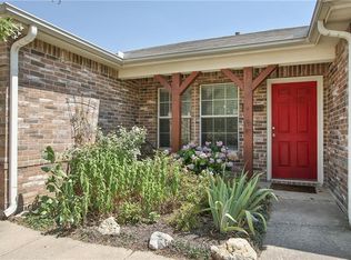 609 Partridge Dr, Saginaw, TX 76131