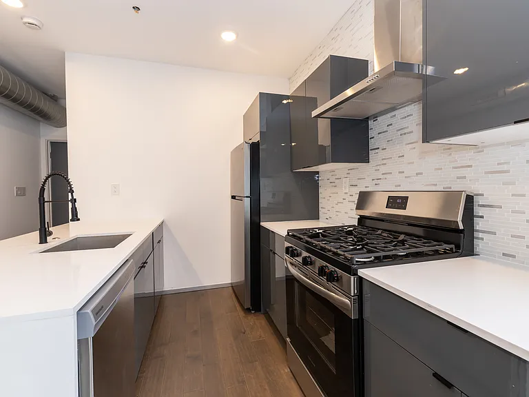 1520 N Marshall St #1 — Photo 3