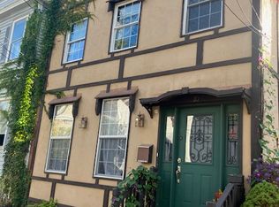 10 Monroe St #1, Schenectady, NY 12305
