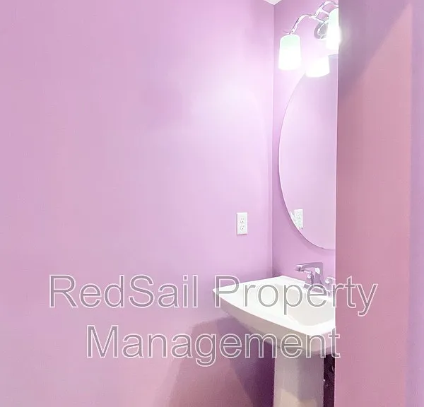 217 Manor Dr — Photo 5