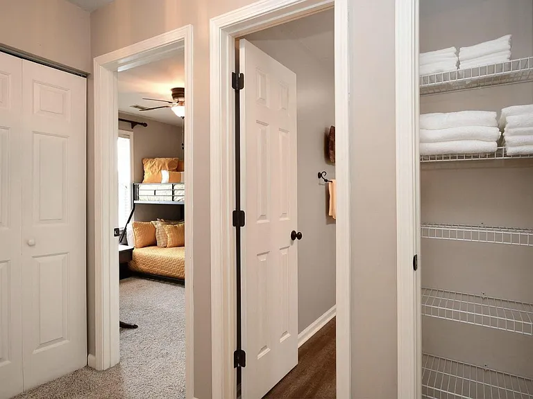 614 Glassyrock Ct — Photo 22