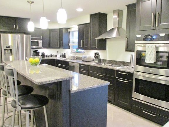 5th image of 869 Lynridge Dr