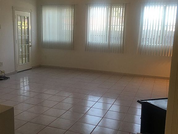 3rd image of 15 Barlow Pl
