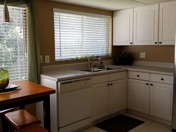 3rd image of 420 Sonesta Ct