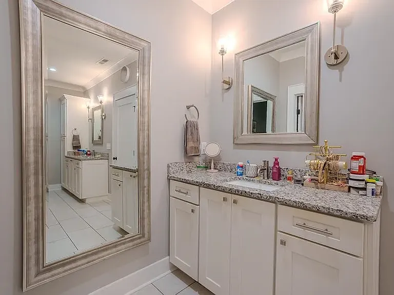 127 Ashbey Cir — Photo 16