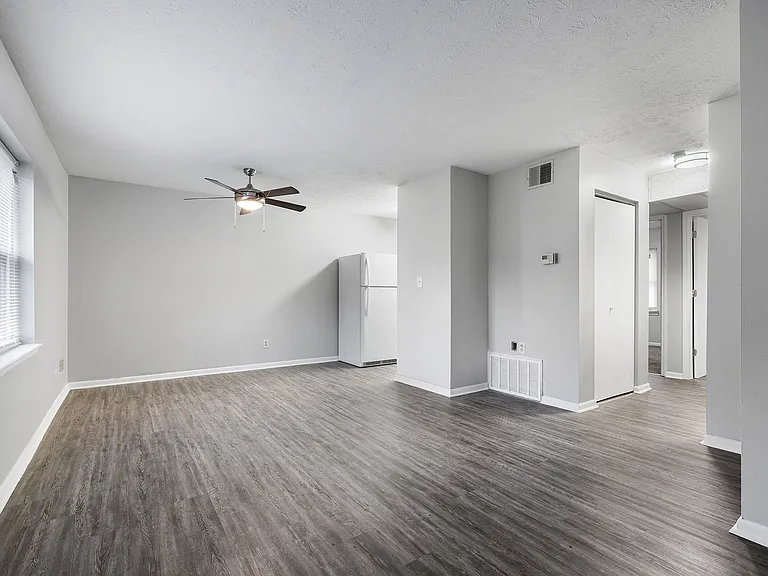 Riverview Apartments — Photo 3