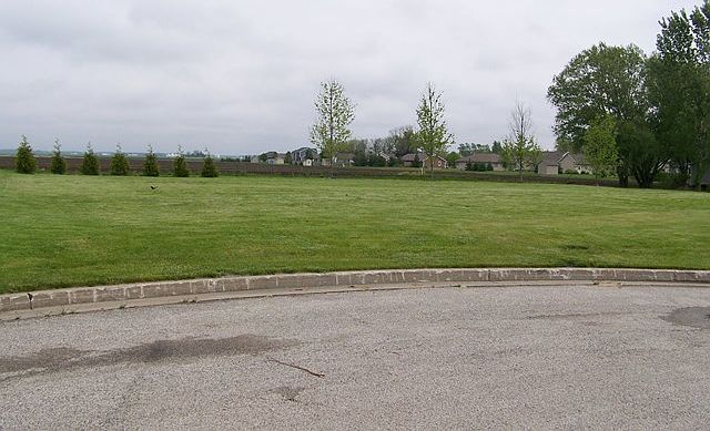 1st image of 32 Canterbury Ct