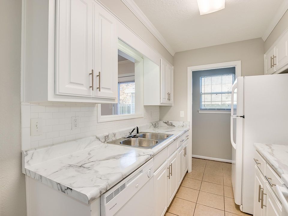 1st image of 189 Petersburg Cir #189