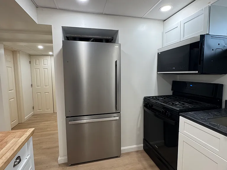 34 Newbury St #B — Photo 3