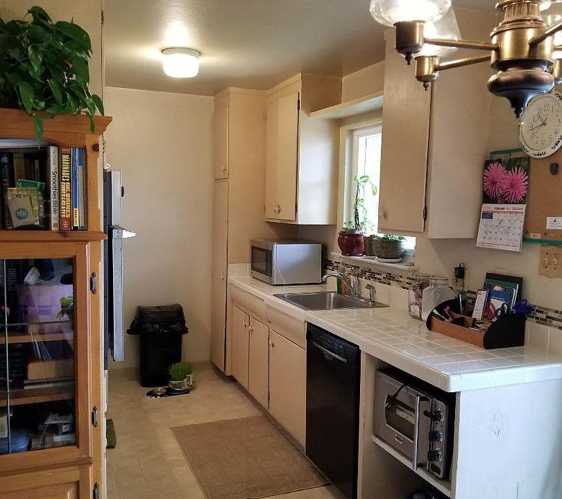 1st image of 3596 Payne Ave APT 4