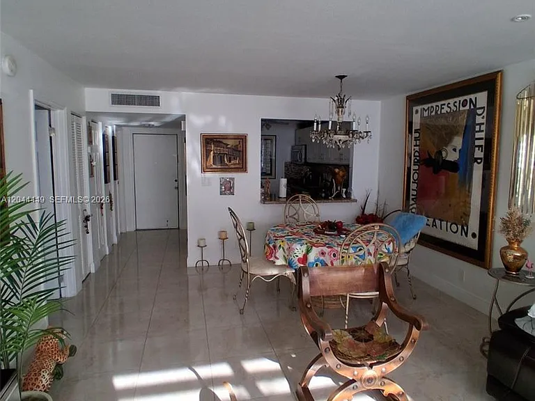 410 SE 2nd St #307 — Photo 9