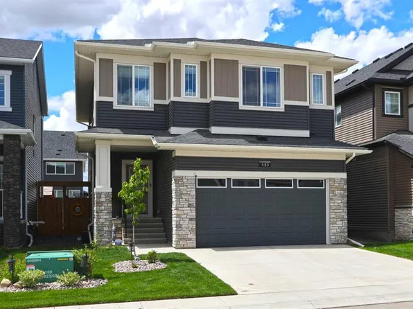 553 E Baywater Mnr SW, Airdrie, AB T4B 5R7