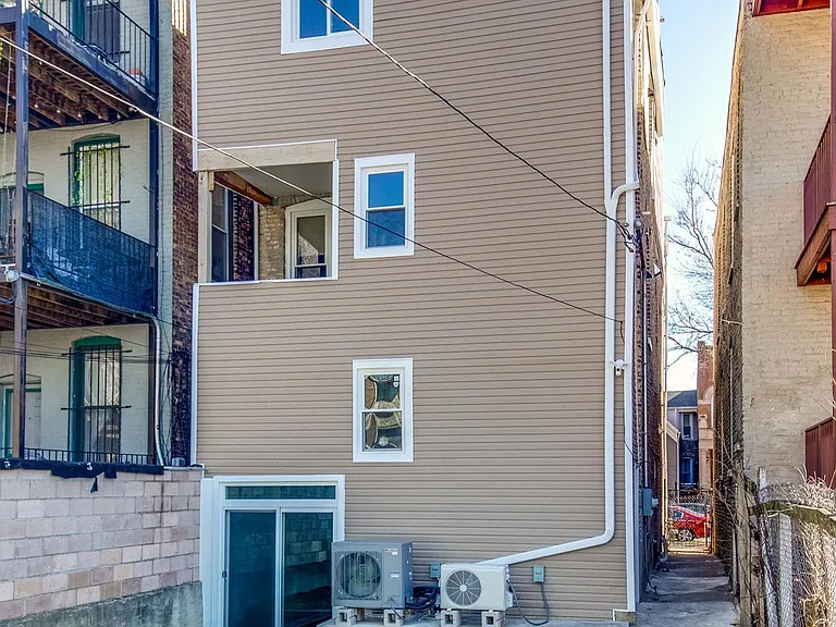 1346 N Artesian Ave #2 — Photo 7