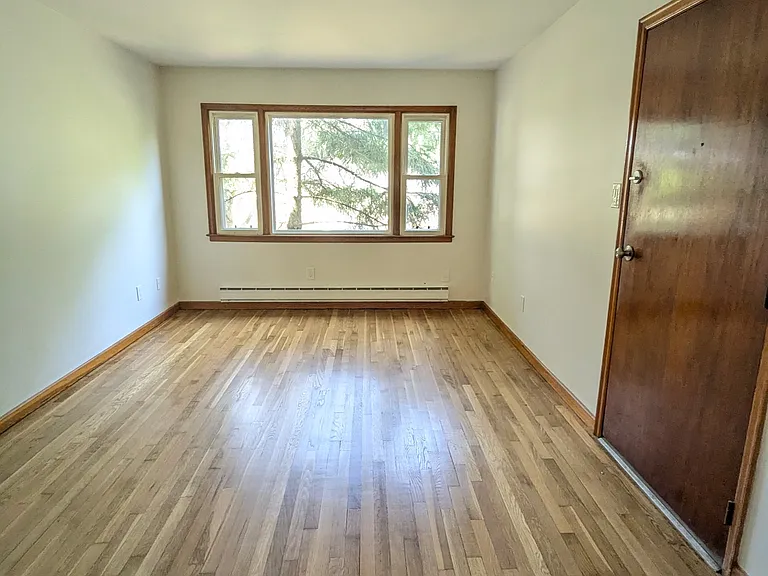 2876 E Main St #4 — Photo 4