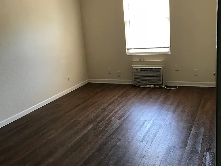 901 E Colorado Ave — Photo 5