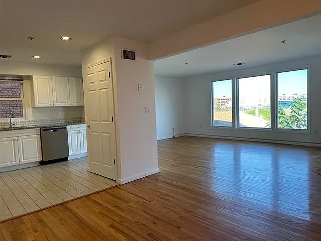 8911 Riverside Pl — Photo 4