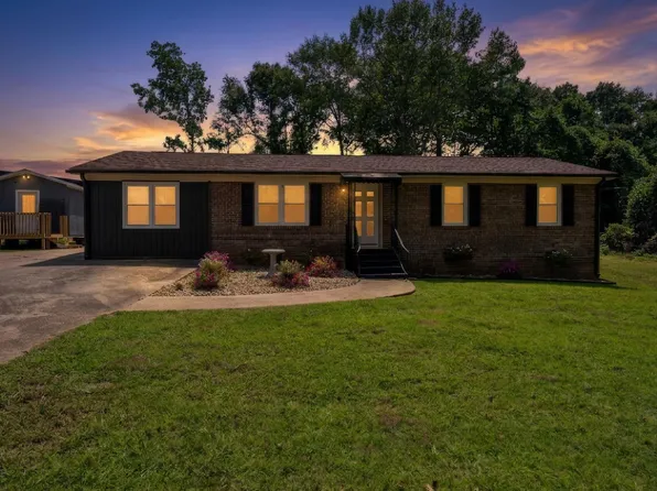 150 Spring St, Wellford, SC 29385