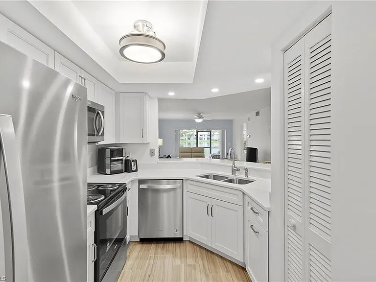 840 Gulf Pavillion Dr #103 — Photo 6