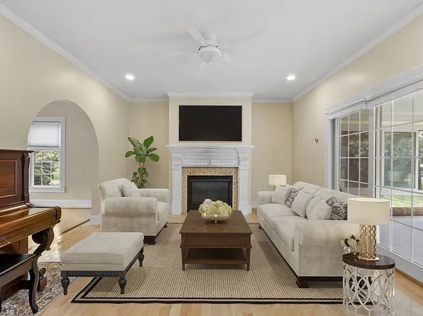 227 Grant Way, Lancaster, MA 01523