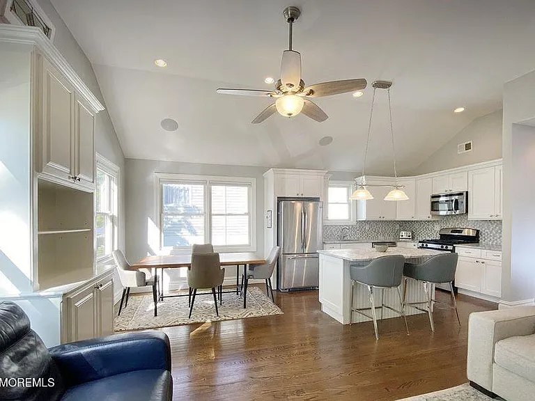 18 Meadowbrook Ave #A — Photo 3